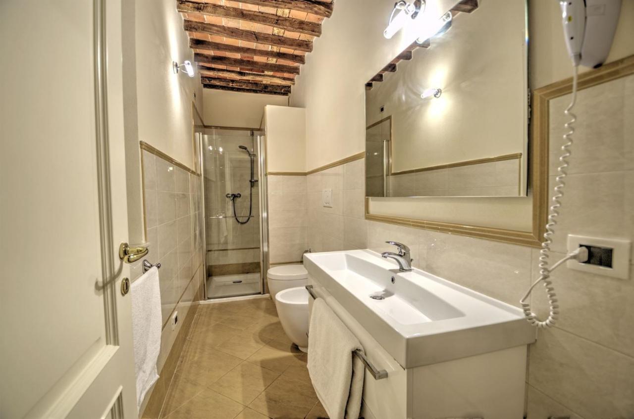 Lucca Cycling Holidays Il Tiglio Rooms SantʼAndrea di Compito Kültér fotó